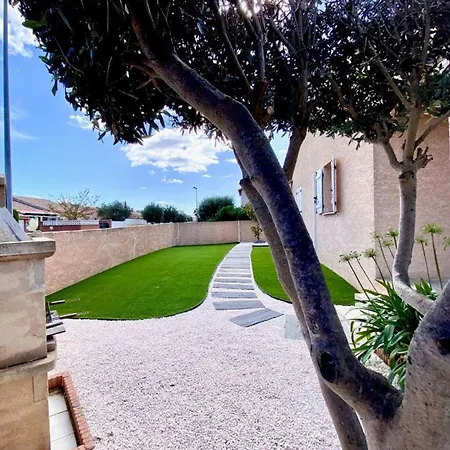 Maison Climatisée à Avec Jardin Et Parking Privatif - Fr-1-604-19